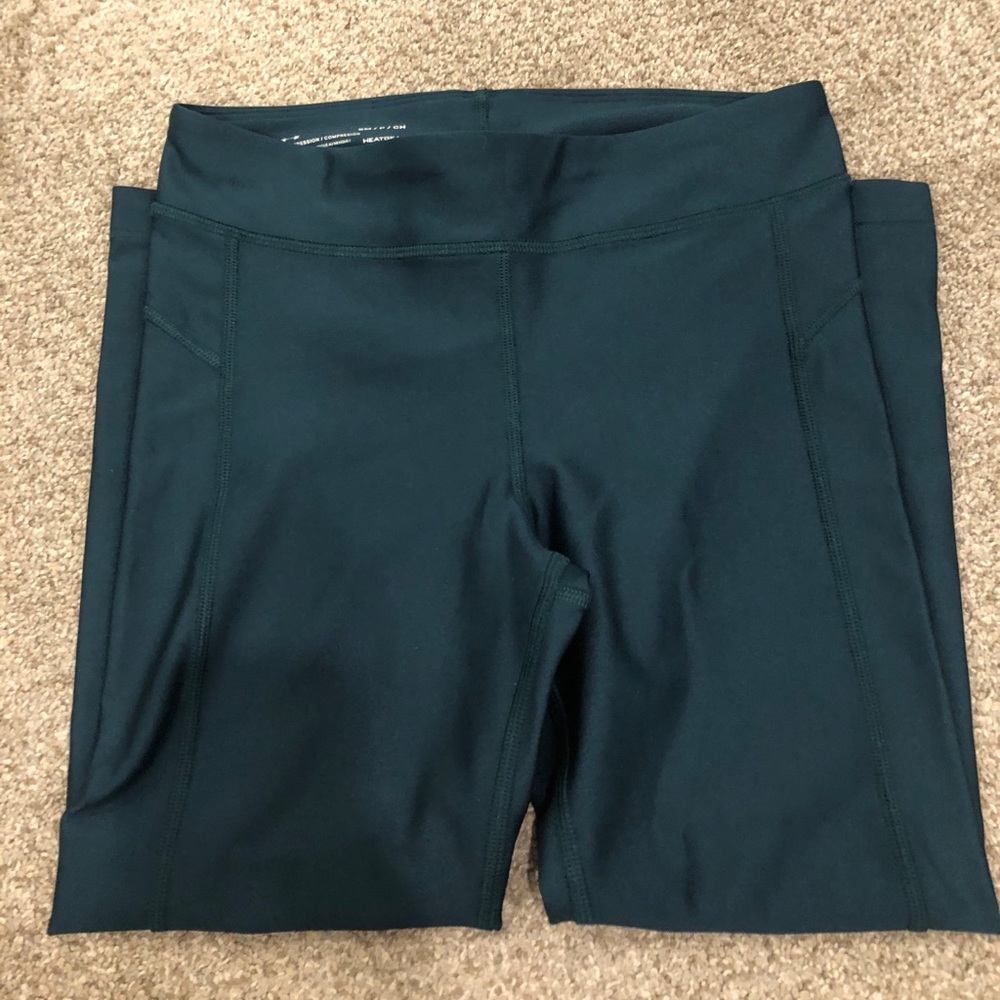 Under Armor Cropped Leggings